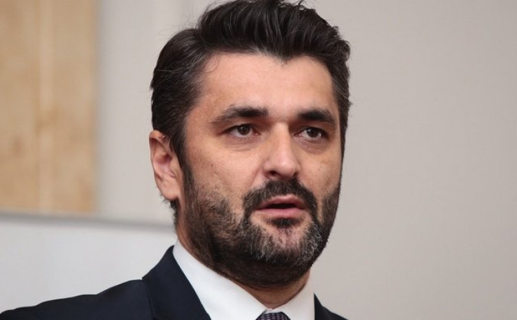 Suljagić: Komentirao na Twitteru povratak SNSD-a u državne institucije
