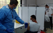Migrantima na raspolaganje stavili vakcine AstraZeneca i Sinopharm