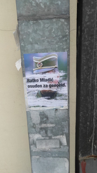 Nalijepljeni posteri u centru Beograda