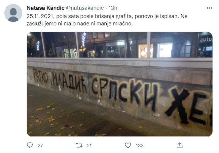 Sramni grafit na fasadi Doma omladine u Beogradu 
