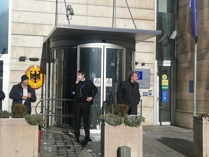 Bakir Izetbegović izašao sa sastanka u zgradi Delegacije EU