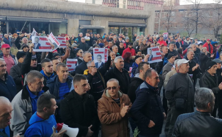 Zenica: Građani se okupili u znak podrške gradonačelniku