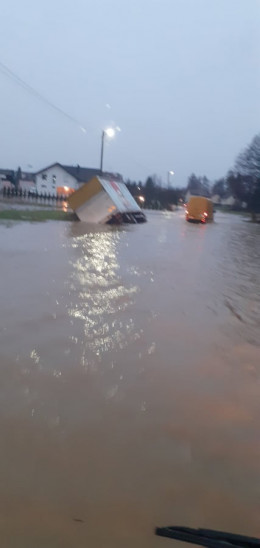 Poplavile saobraćajnice, otežan saobraćaj
