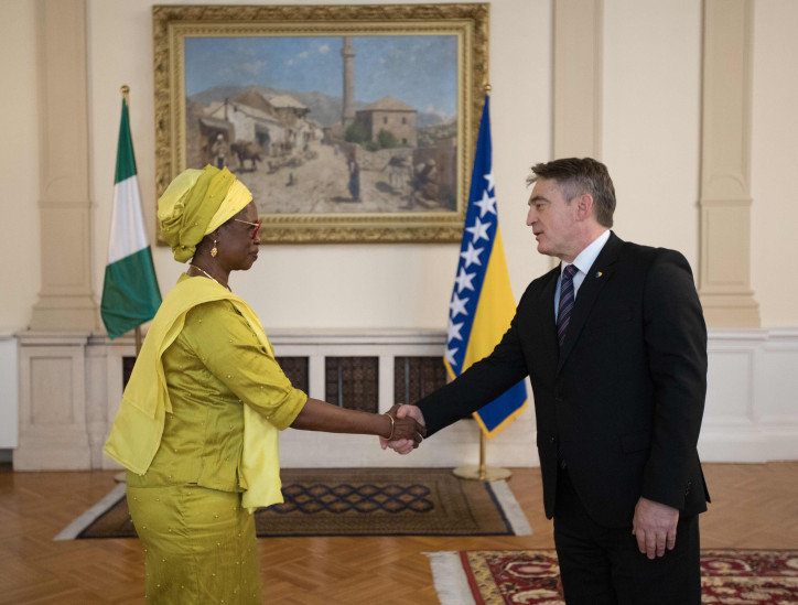 Ambasadorica Nigerije Modupe Irele s Željkom Komšićem