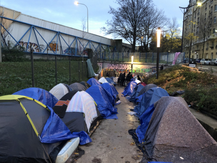 Šatori u kojima spavaju migranti