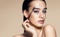 Trend šminkanja i oblikovanja obrva igra veoma važnu ulogu u beauty rutini
