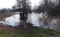 Poplavljeno je više od 10 hektara plodne sprečanske ravnice