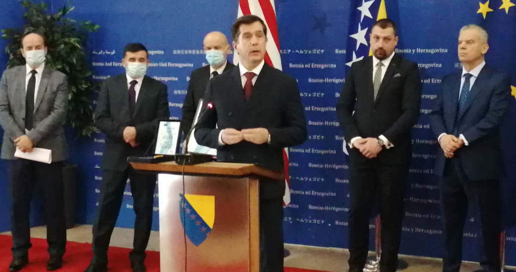 Uručivanje Ordena naroda, građanki i građana BiH Eriku Nelsonu, ambasadoru SAD
