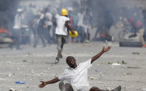 Više bandi se bori za kontrolu nad područjem Laboule 12 u predgrađu Port-au-Princea