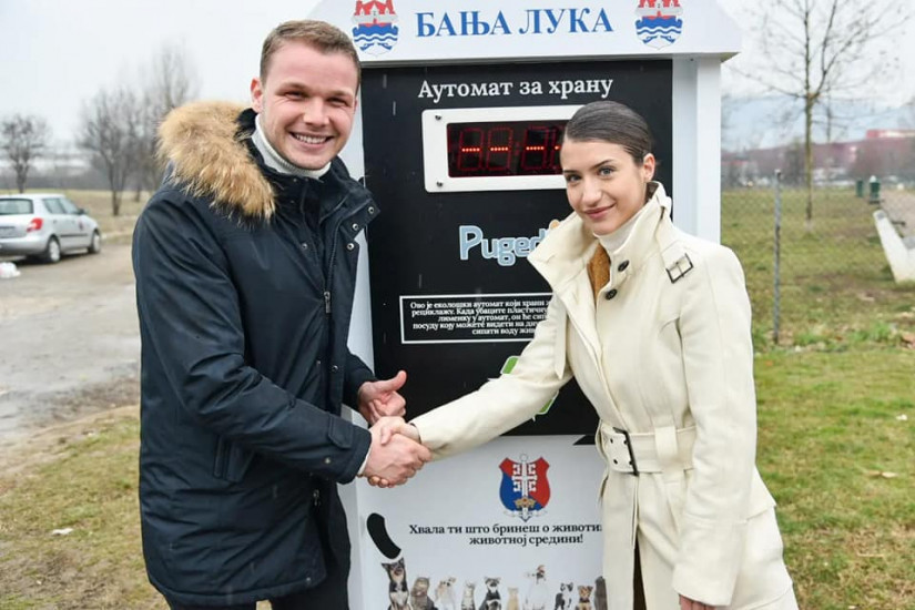 Banja Luka dobila reciklažni automat za hranu za pse