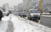 BIHAMK: Apelujemo na vozače da voze opreznije i da na put ne kreću bez zimske opreme