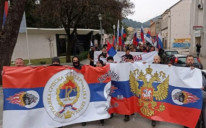 Nosili srpske i ruske zastave