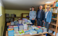 Knjige su blago – osnovcima iz Doboja stigla vrijedna donacija
