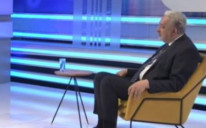 Krivokapić je bio gost emisije "Okvir" na TVCG koja je, međutim, prekinuta na molbu novinara Zorana Lekovića