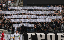 Navijači Partizana razvili ogroman transparent