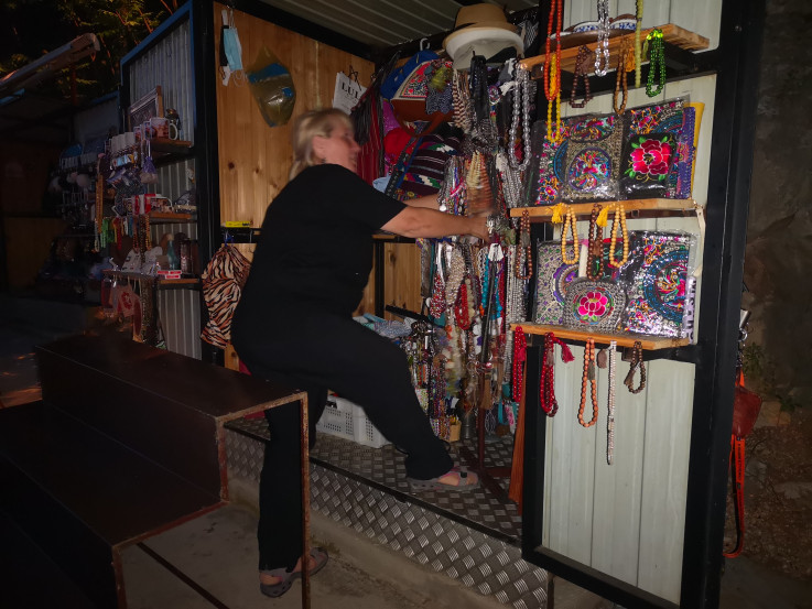 Mještanka koja radi u suvenirnici: Noge su mi se odsjekle