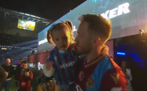 Višća i njegova kćerka na proslavi naslova prvaka Turske