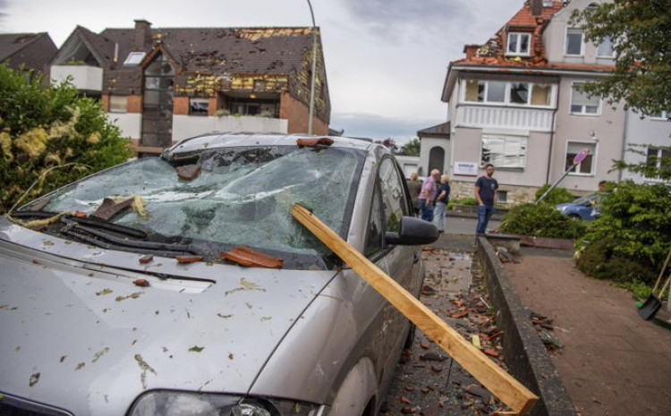 Tornado napravio veliku štetu u Paderbornu