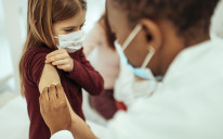 Vakcinisanje djece protiv koronavirusa u toj dobi nije odobreno u većini dijelova svijeta