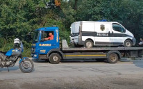 Otkrivamo detalje nesreće kod Trnova: Policajac stao da pozdravi majku koja je prodavala namirnice, kada je naletila Škoda