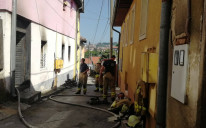 Požar u kući u Starom Gradu, uska ulica otežala gašenje