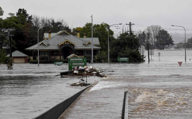 Izdana su upozorenja zbog rizika od poplava duž rijeka Nepean i Havkensburi
