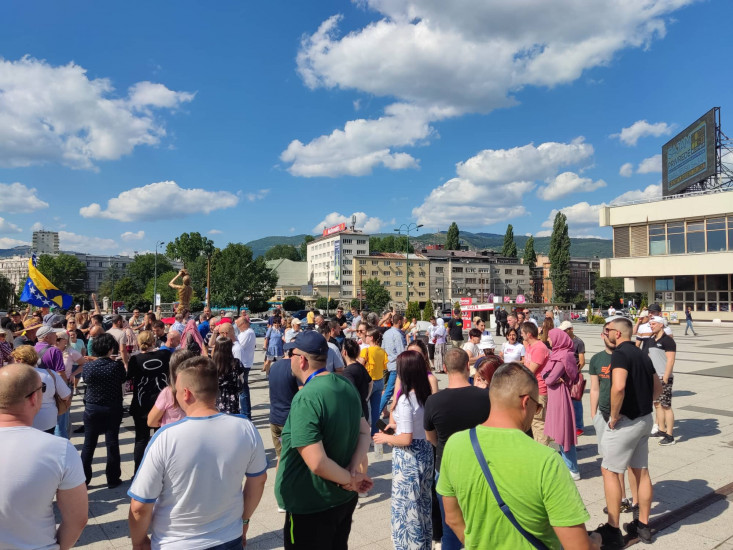 Okupljanje građana na Skenderiji