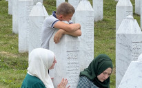 Bol i jecaj porodica žrtava odzvanjali Srebrenicom