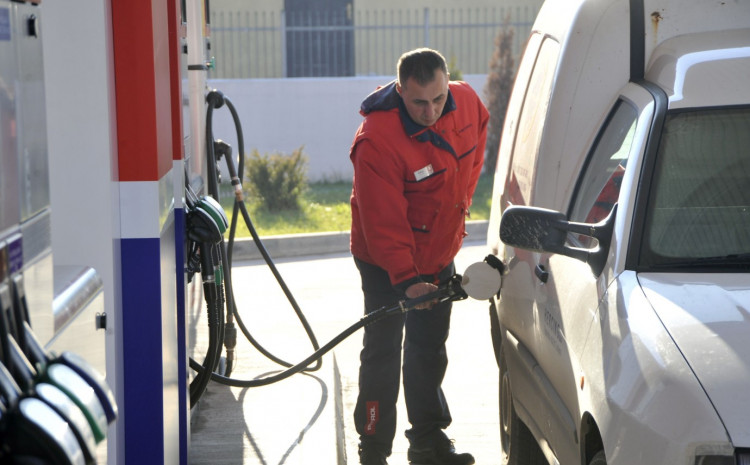 Vozači u BiH osjetili efekte pada cijene barela nafte na svjetskom tržištu