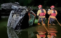 Vozača koji je doživio saobraćajnu nesreću iz vode u izvukli mještani