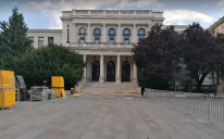 Pripreme ispred Narodnog pozorišta Sarajevo