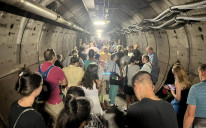 Putnici ostali u tunelu 