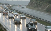 U Bosni se vozi po mokrom ili vlažnom kolovozu