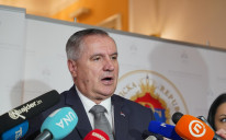 Vlada RS, na čijem čelu je Radovan Višković, se ponovo zadužuje