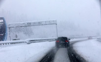 Jak snijeg na autocesti Rijeka - Zagreb jučer