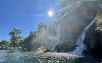 Vodopad Kravica nalazi se na rijeci Trebižat