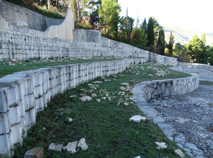Partizansko spomen-groblje u Mostaru 