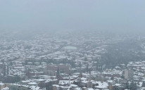 Sarajevo zimi: Pogled na grad pod bijelim prekrivačem