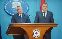 Višković i Dodik tvrde: Zaduženja su sasvim normalne finanijske operacije
