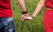 Partner ili roditelji osobe mogu prijaviti za prijestup izvanbračne spolne odnose