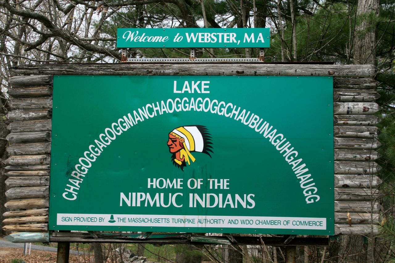chaubunagungamaug-lake-sign
