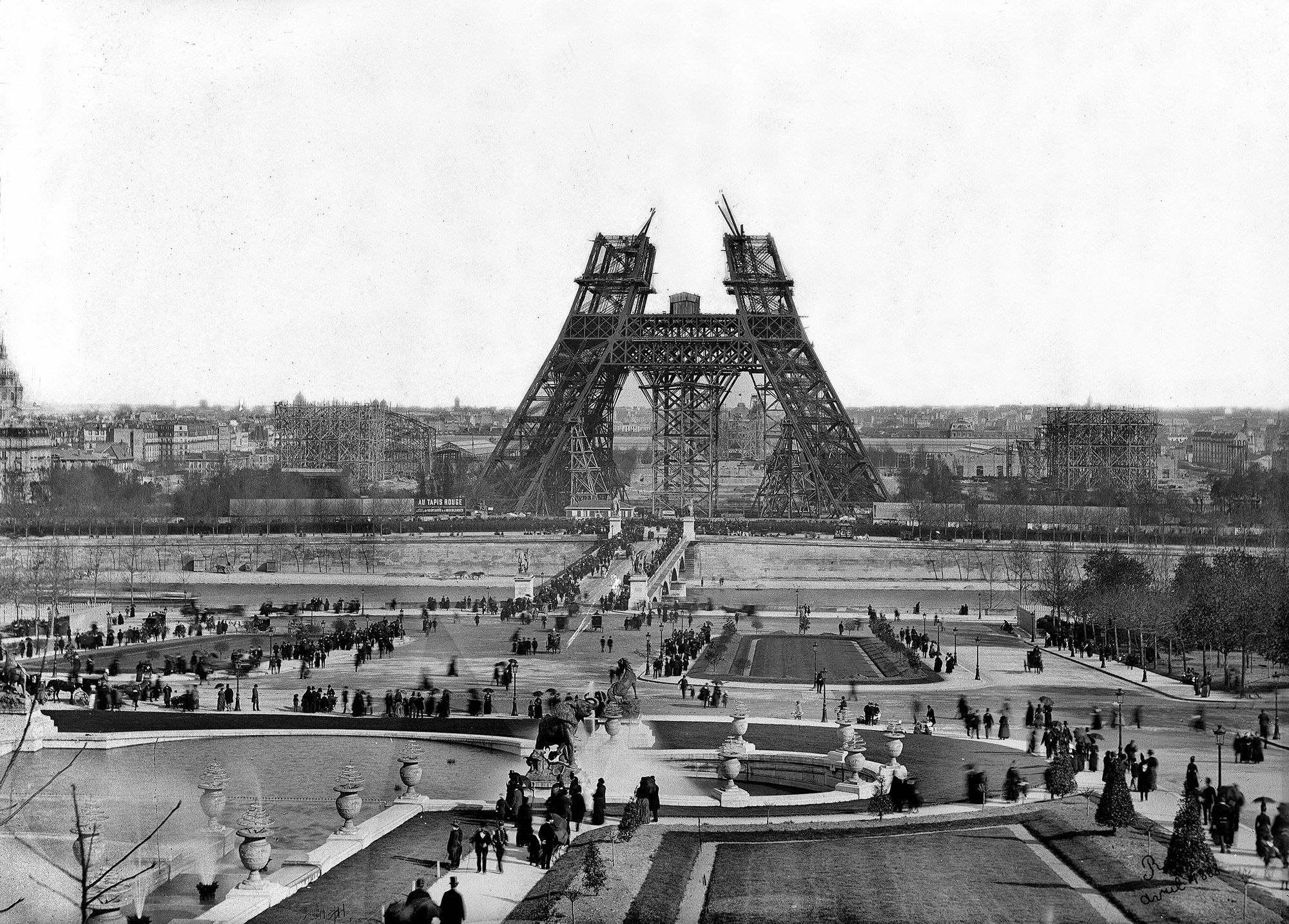 1889 история. Париж 19 век Эйфелева башня. 1889 Год Париж. Эйфелева башня 1889 год. Париж 1880 годы.