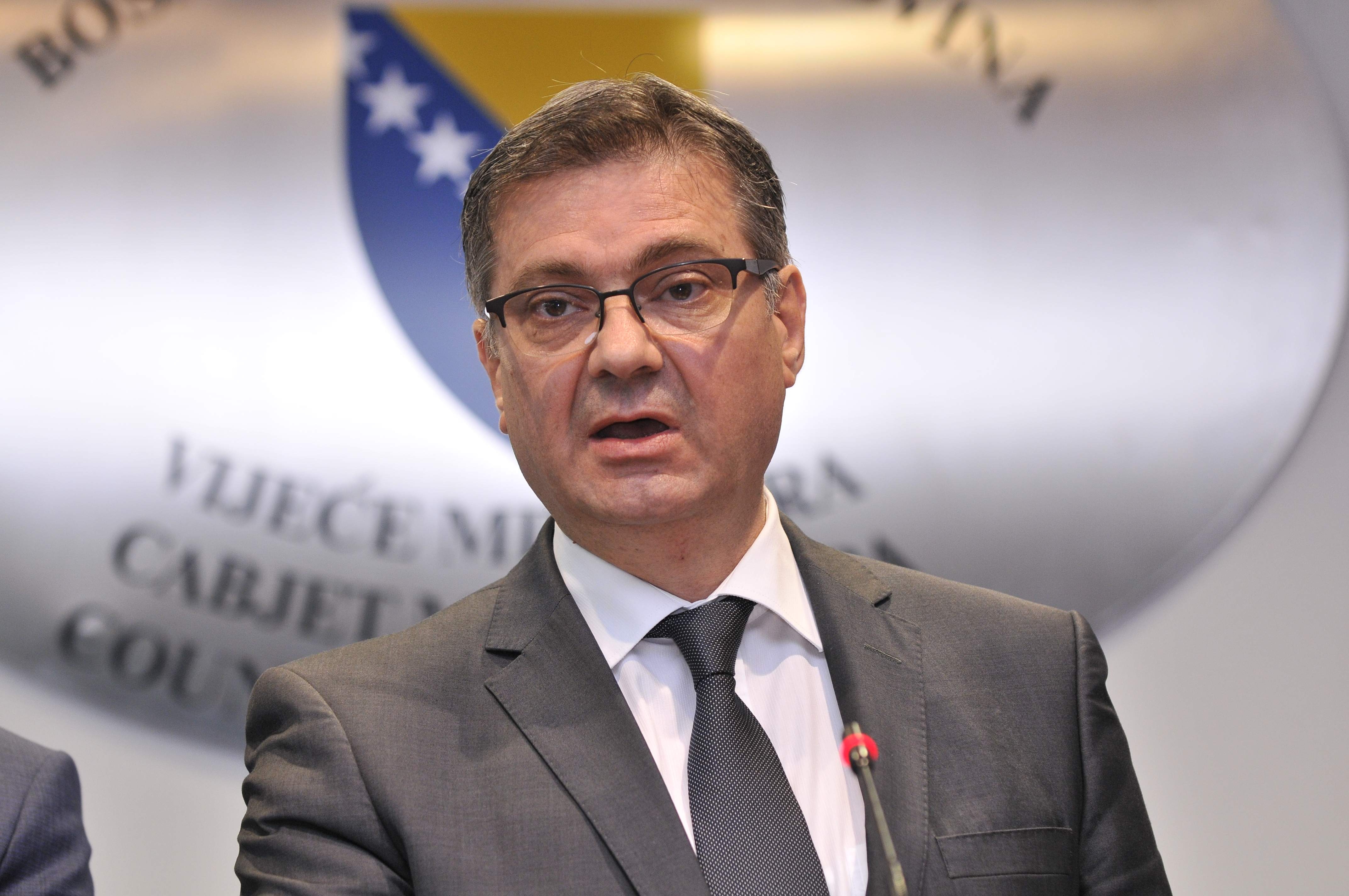denis-zvizdic-16