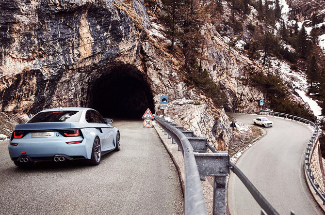bmw-2002-hommage1